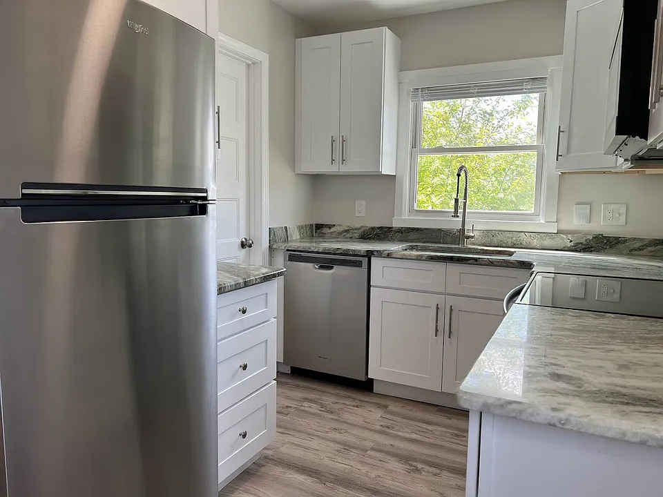 52 Church Ave #2