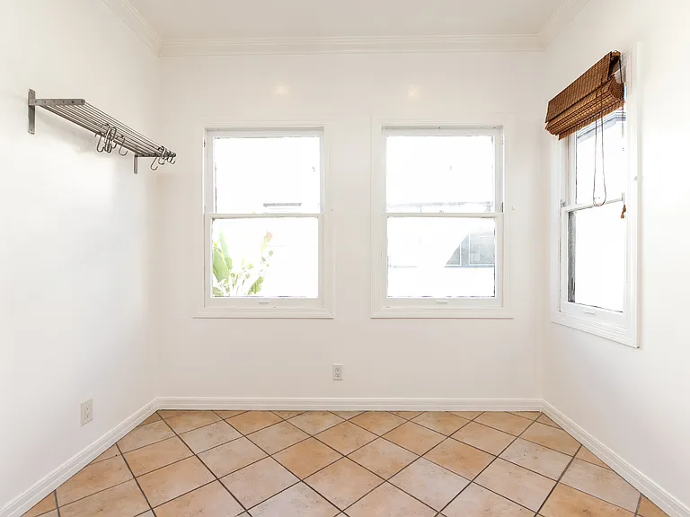 115 N Sycamore Ave — Photo 17