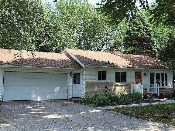 3rd image of 1368 Kinney Ave NW