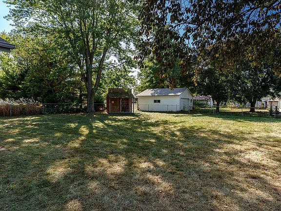5th image of 4625 Comet Dr
