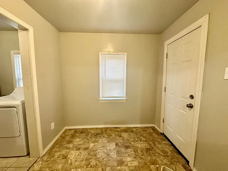 8133 Timken Ave — Photo 5