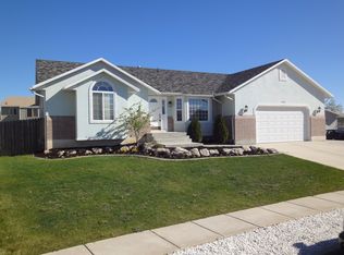 4908 S 4050 W, Roy, UT 84067