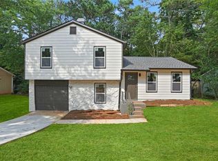 675 Old Manor Rd NW, Lilburn, GA 30047