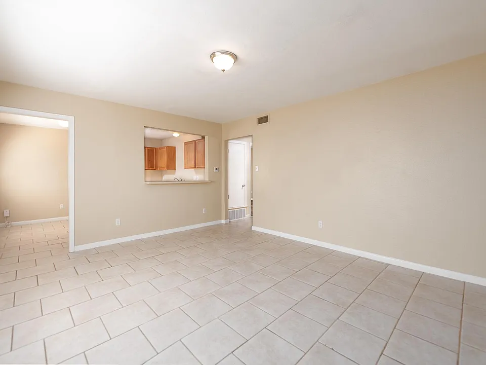 7300 Twin Crest Dr #201