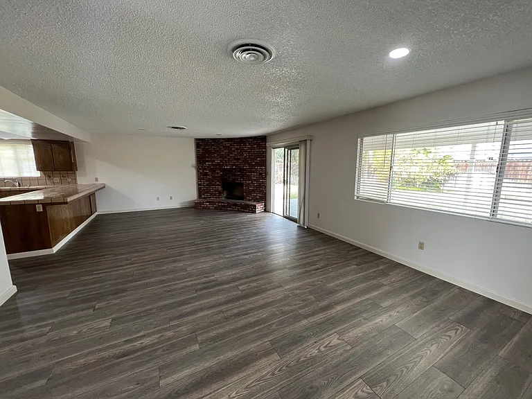 7200 Bennington Way — Photo 8