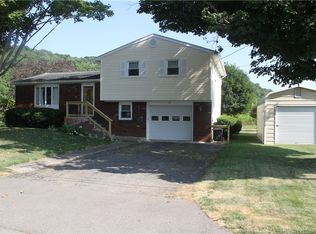 17 Hillview Dr, Bath, NY 14810