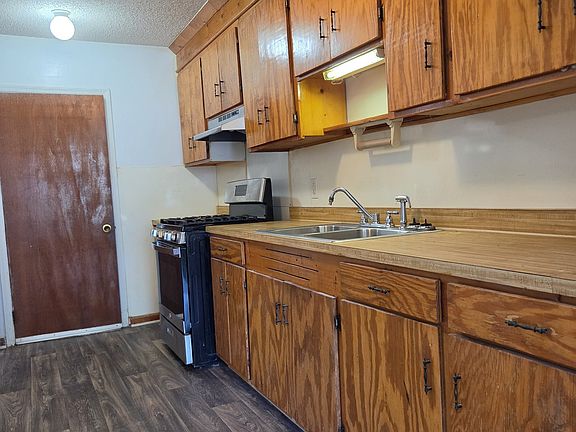 3rd image of 2439 Yates Dr