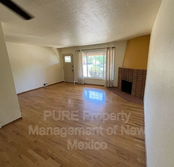 6013 Zimmerman Ave NE — Photo 3