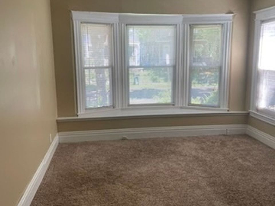 487 Alexander St APT 1, Rochester, NY 14605 | Zillow