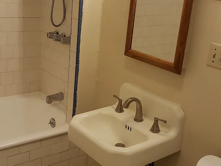 Hall bathroom with shower & deep soaking tub