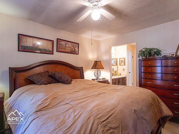4th image of 48 Aspen Grove Dr N #9