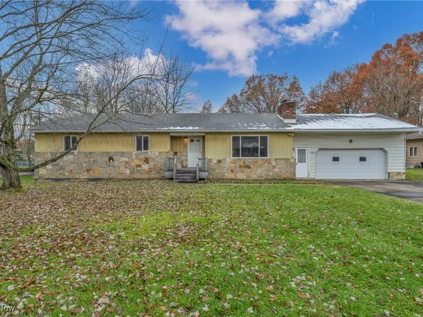 1140 Keefer Rd, Girard, OH 44420