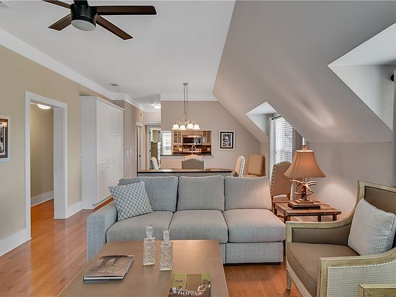 5th image of 142 Shady Brook Circle #301