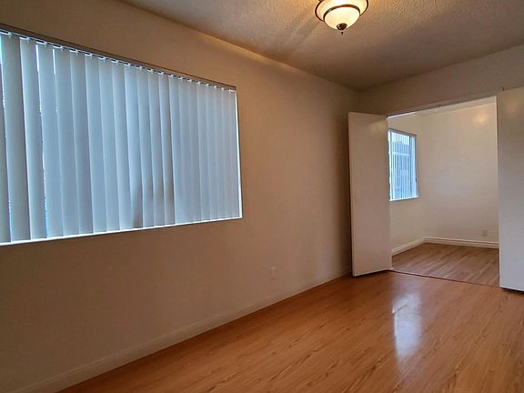 5th image of 1117 Melrose Ave #7
