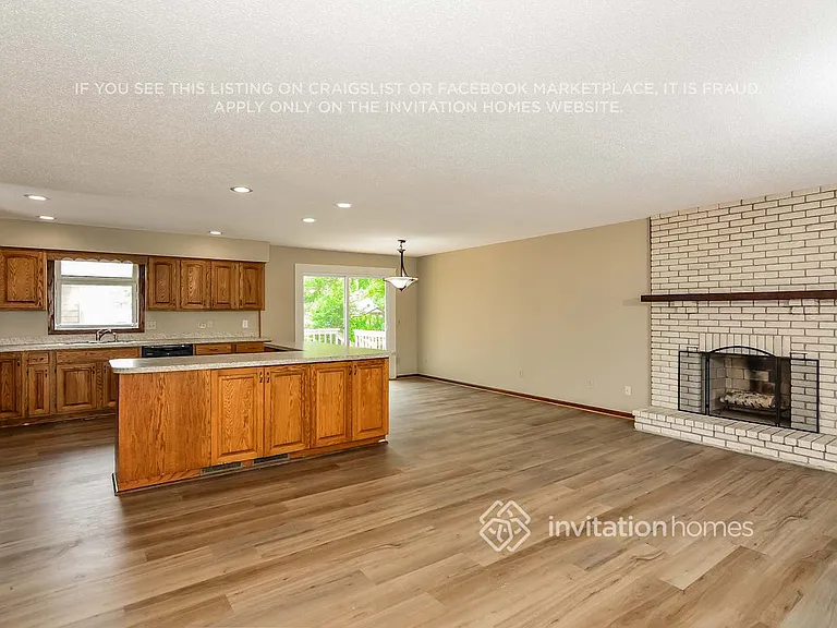 1764 Evergreen Bay — Photo 6