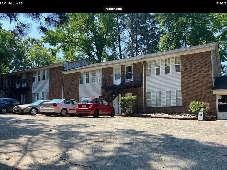 622 Raynor St — Photo 1
