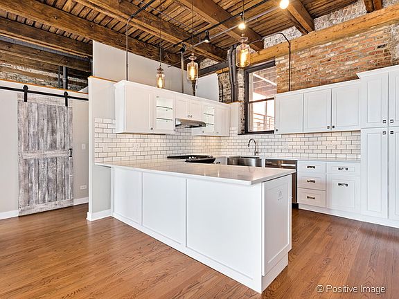 2nd image of 1737 N Paulina St