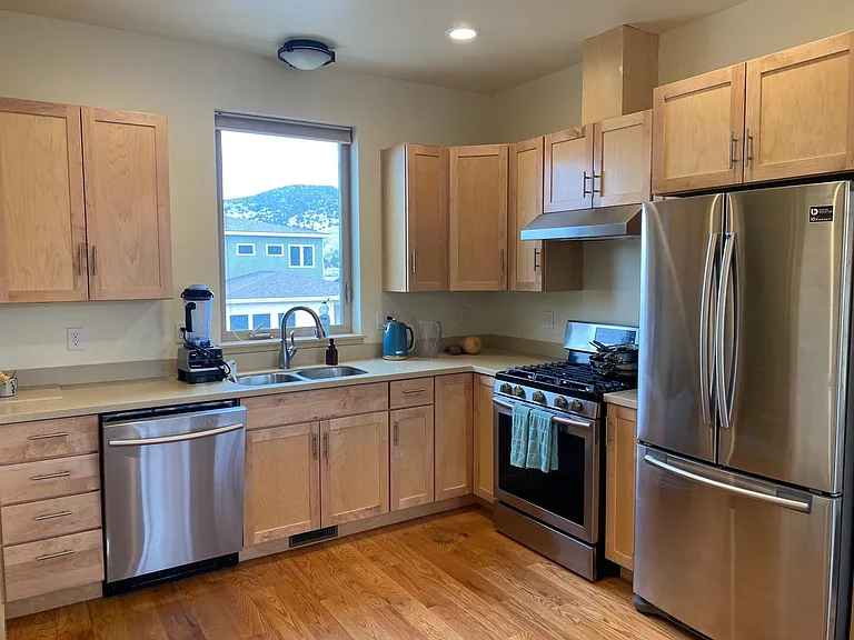 205 Two Rivers Rd #B — Photo 6
