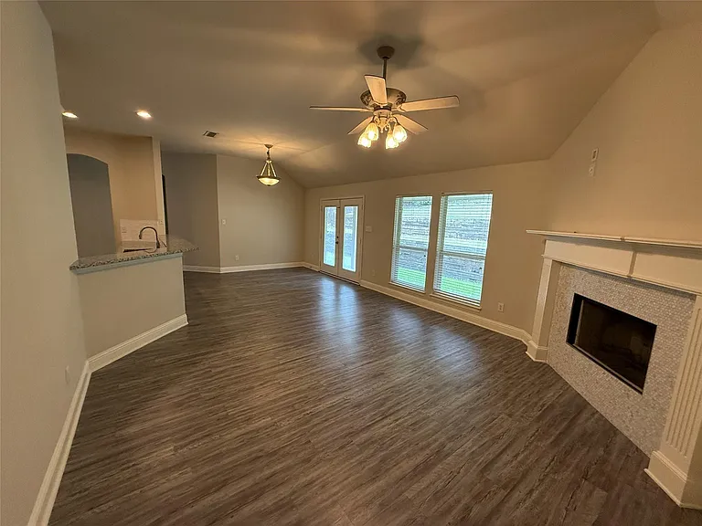 7341 Chambers Ln — Photo 15