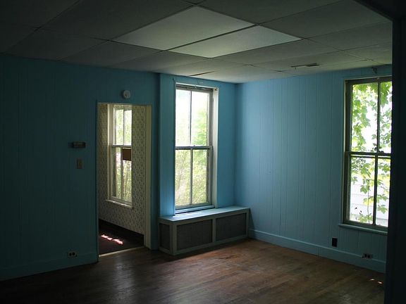5th image of 229 Alleghany St