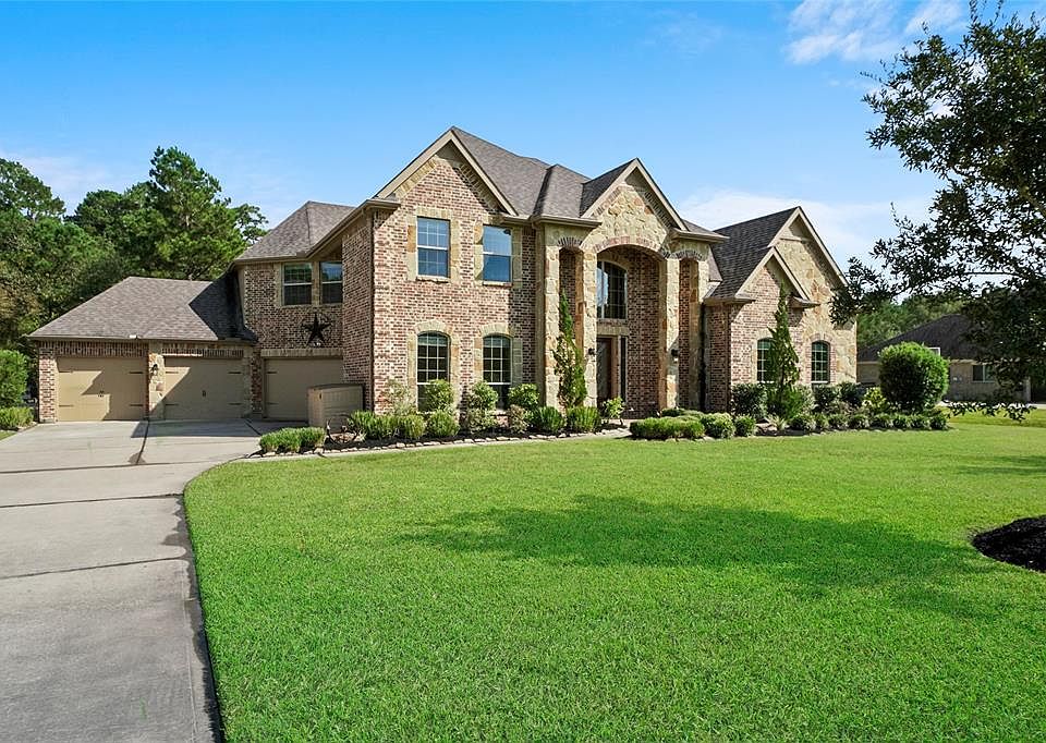 Welcome home to 24110 McCall Sound Blvd. in the quaint and friendly McCall Sound neighborhood.