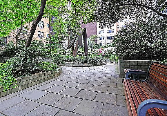 5th image of 333 E 56th St APT 3E