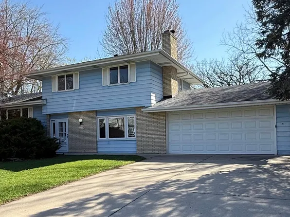 1417 Pinewood Dr, Woodbury, MN 55125