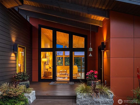 5th image of 15627 Cove Point Lane NE
