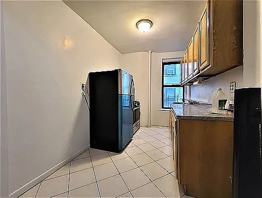 2nd image of 2016 Regent Pl APT 1g