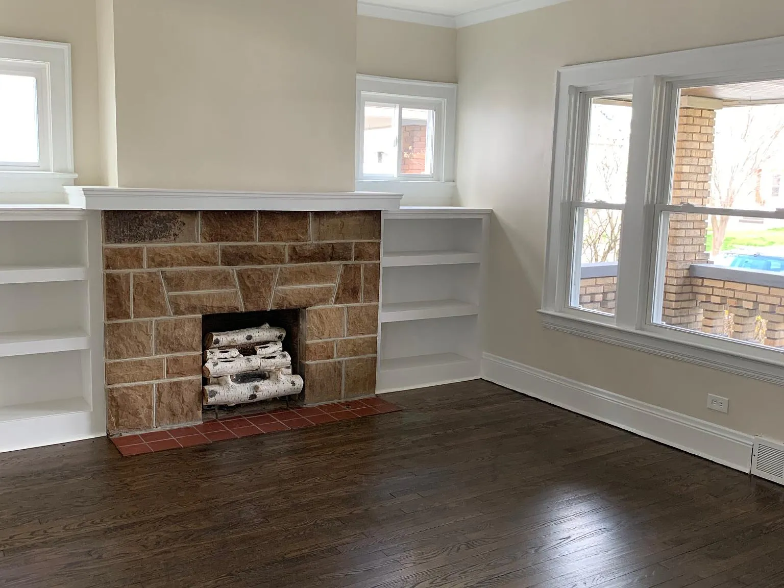 2070 Bunts Rd — Photo 4