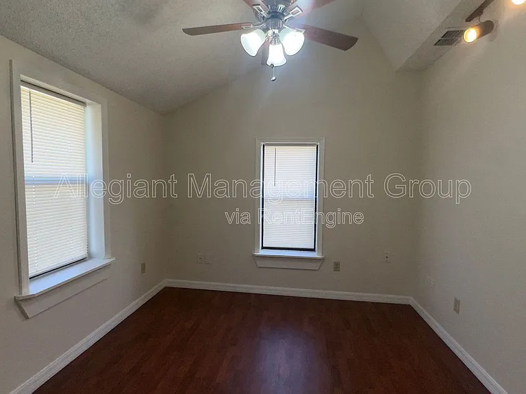 616 Massachusetts Ave #A — Photo 5