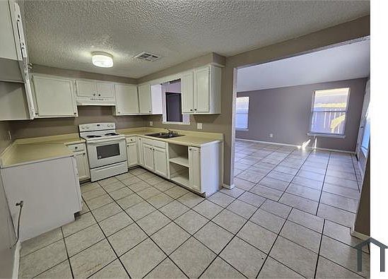 2nd image of 257 Windsor Way