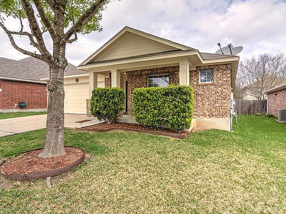 3rd image of 20420 Farm Pond Ln