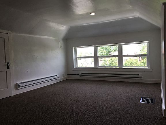 5th image of 207 E Mitchell Ave