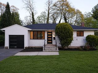 14 Ellen Pl, Kings Park, NY 11754