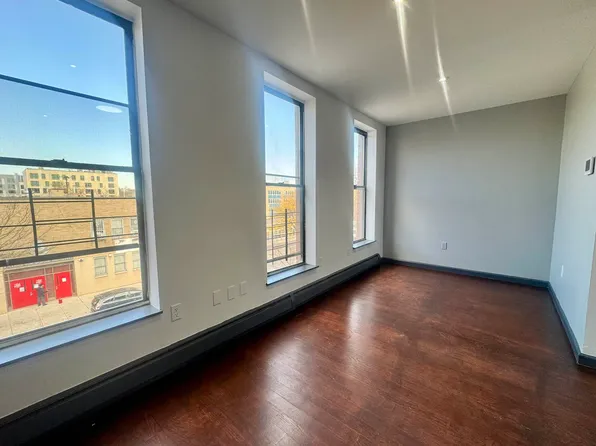 614 Lafayette Avenue image 4 of 13