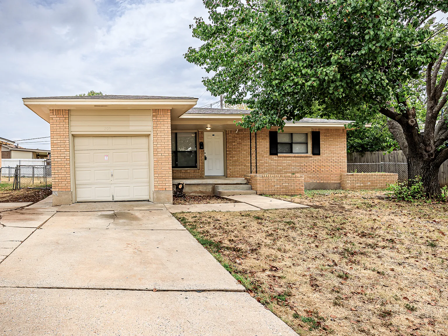 3 bed, 1400 sqft, $1,295 — Photo 3