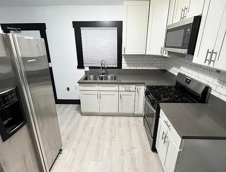 112 S Hoover St #A — Photo 2