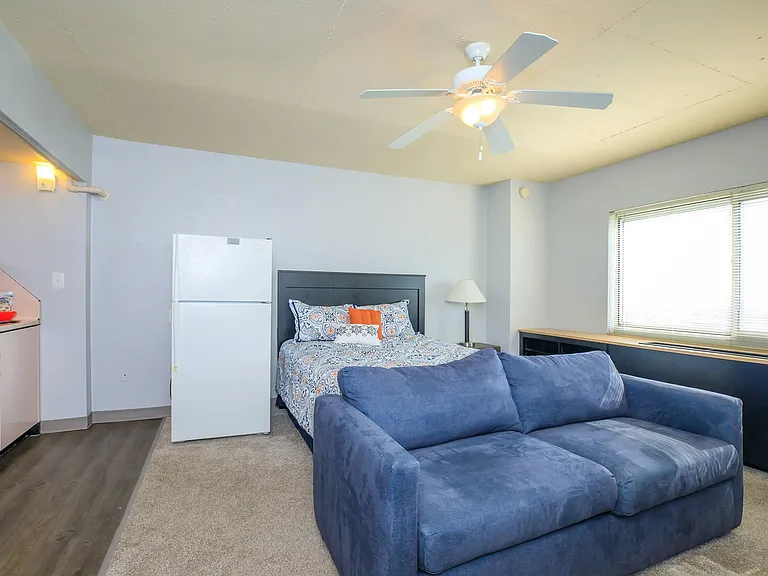 Capitol Hill Apartments — Photo 16