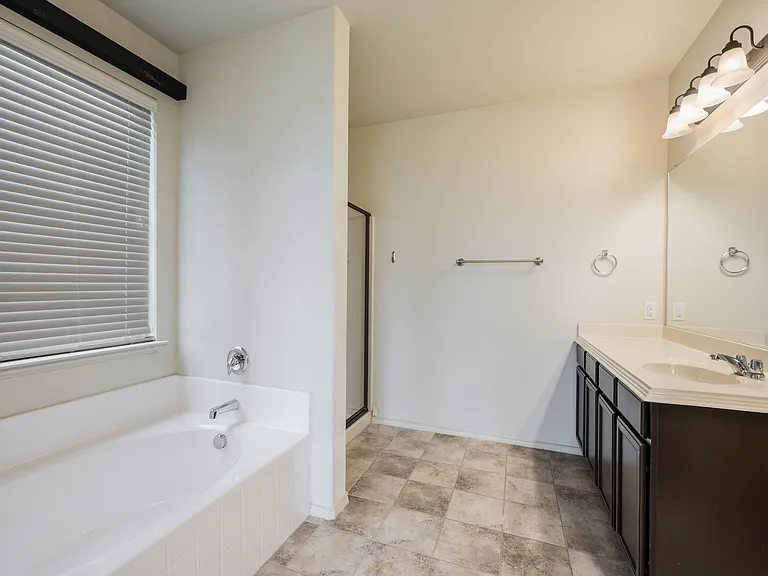 3416 Wavecrest Ln — Photo 8