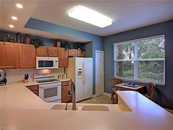5th image of 20930 Island Sound Cir Unit 105