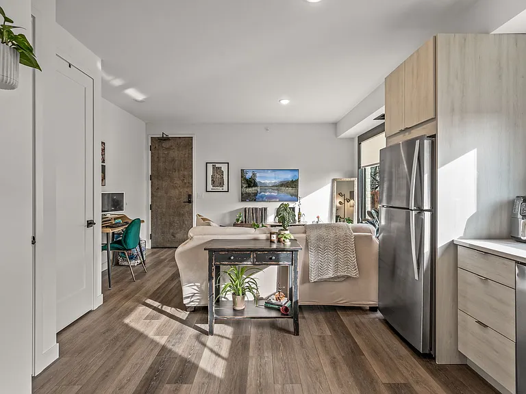 Olive Apartments — Photo 2