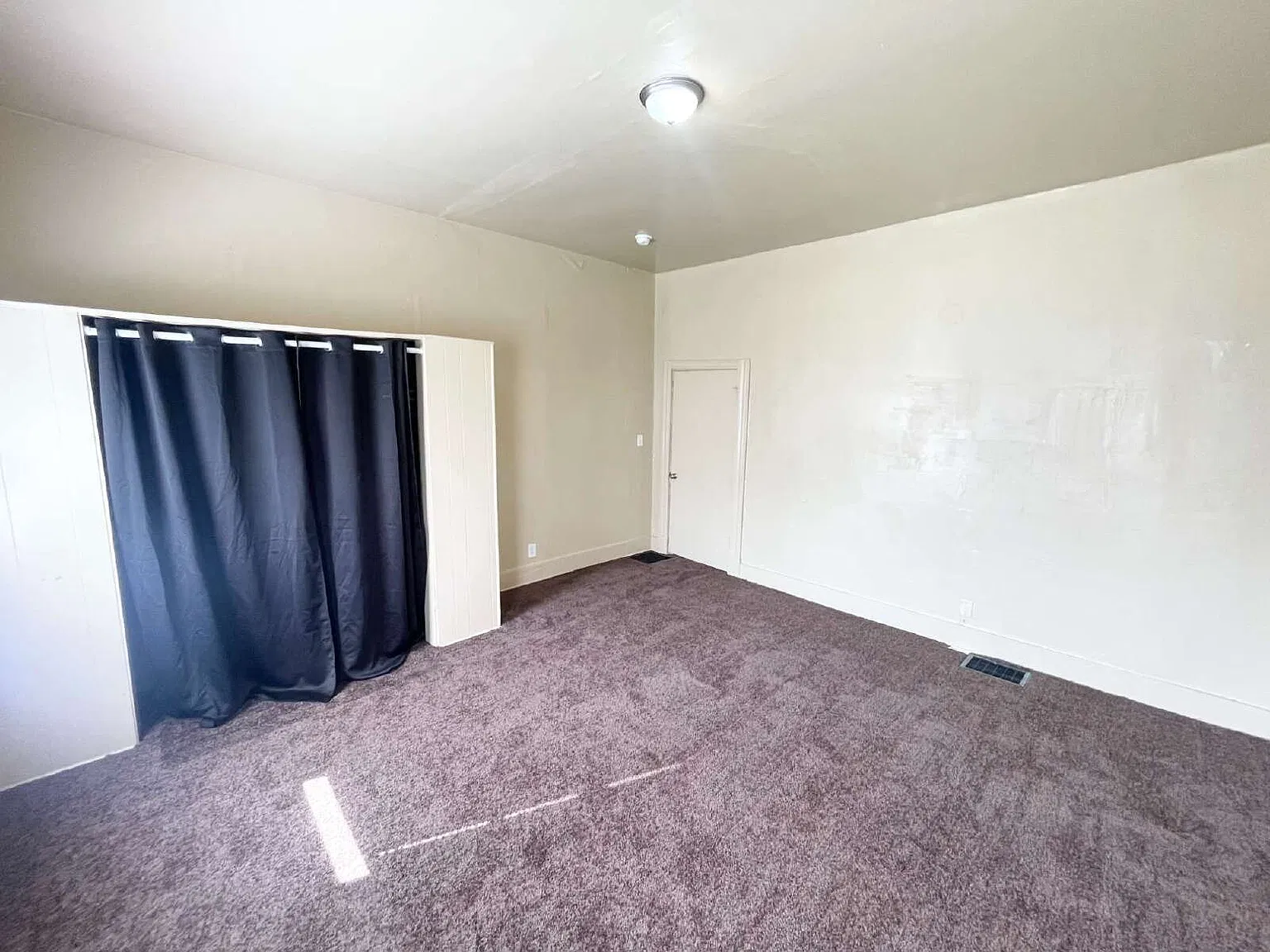 3 bed, 1.0 bath, $995 — Photo 3