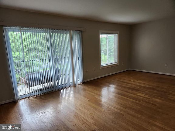 3rd image of 6932 Hanover Pkwy APT 303