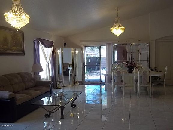 3rd image of 2944 N River Creek Pl