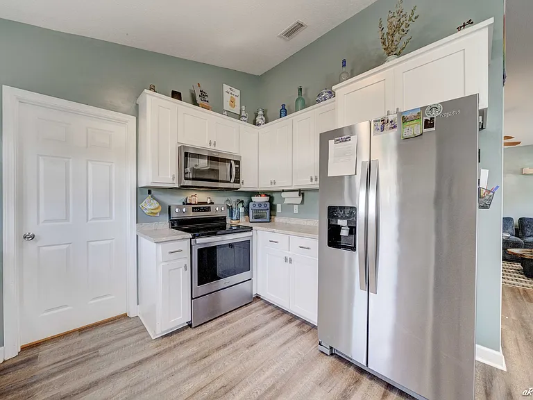 6328 Olokee St — Photo 2