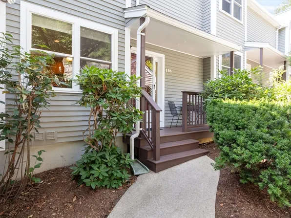 186 Bishops Forest Dr #186, Waltham, MA 02452