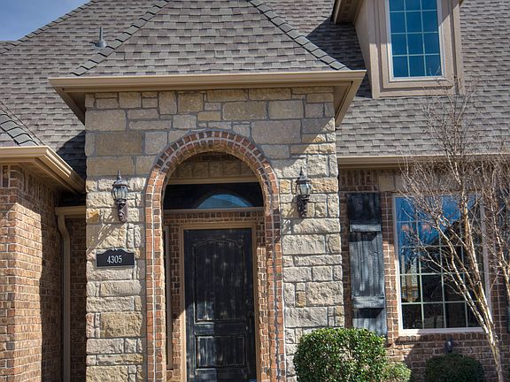 Stone accents & entry