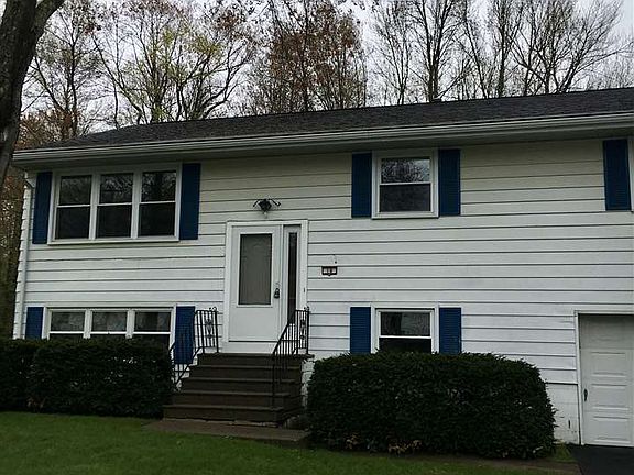 3rd image of 18 S Royal Dr