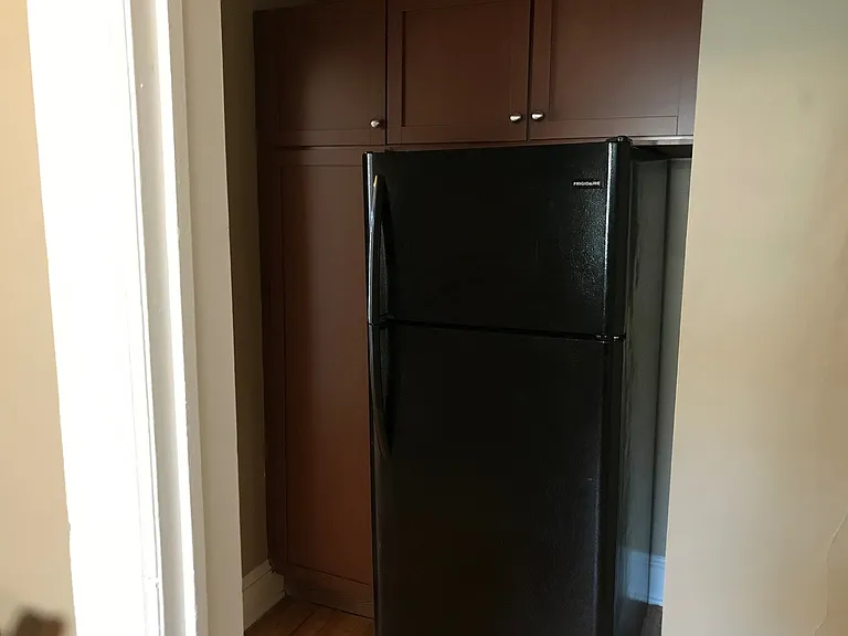 1863 Marshall Ave — Photo 7